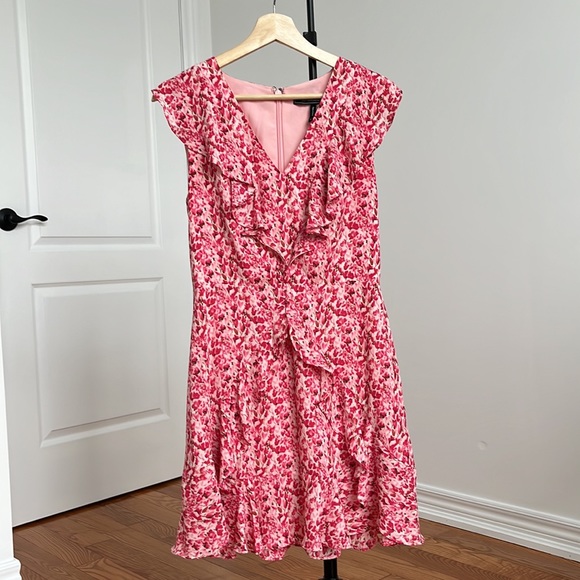 BCBGMaxAzria Dresses & Skirts - BCBG Jessa Ruffle Pink Floral V Neck Mini Dress Size 4